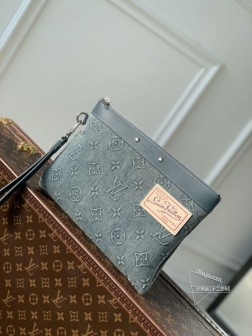 LV M82313 Pochette To Go 手拿包 Monogram Washed Denim 帆布