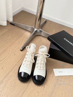 Chanel 24B秋冬新款靴!这双最新款的靴子太好看啦 最上面筒靴旁边的小logo给整体增加了小细 811