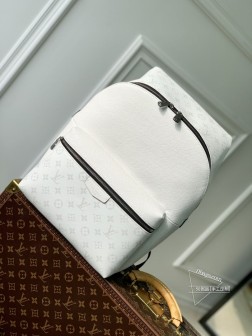 LV M30953M30230 白花 DISCOVERY 小号双肩包 Monogram 帆布