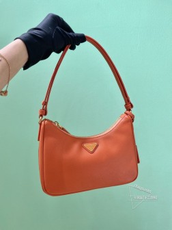 Prada普拉达 1BC204B Hobo手拎腋下包 进口十字纹牛皮 高仿