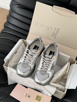 GGDB 小脏鞋新色出货啦!新款来袭 个性涂鸦,好看又百搭,细节拉满~今年最新版面 官网专柜限定款 519