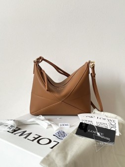 LOEWE Puzzle Fold Pouch 小包 棕色 顶级A货