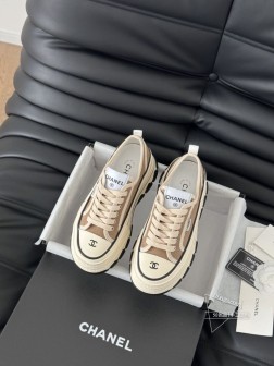 Chanel 25C隐藏款休闲小白鞋!Vintage感满满,中古复刻款get啦~小白鞋适配春夏,黑白 239