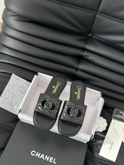 Chanel 25C新款拖鞋春夏新款,高版本高品质。鞋面垫脚羊皮,真皮大底!Size35-39 其他 561