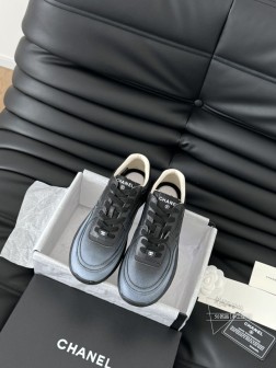 渐变色 Chanel 24K新款运动休闲鞋百搭小白鞋 款式搭配不会出错撞色搭配活力满满啊 侧面注塑l 1064