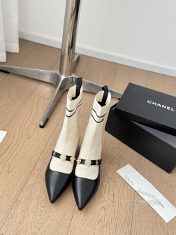 Chanel 24K新款袜子靴!这个袜靴真的一眼好看穿上一整个大长腿款式不会过时的那种!鞋面飞织面料 850