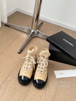 Chanel 24B秋冬新款靴!这双最新款的靴子太好看啦 最上面筒靴旁边的小logo给整体增加了小细 810