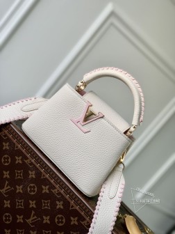 LV M21127 Capucines BB 手袋 Taurillon 皮革 珍珠白色编织金扣