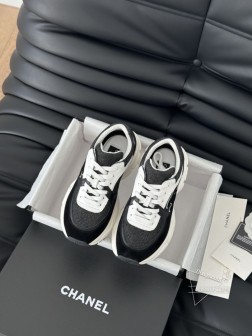 Chanel 25C新款熊猫运动休闲鞋百搭小白鞋 款式搭配不会出错撞色搭配活力满满啊 侧面压印log 204
