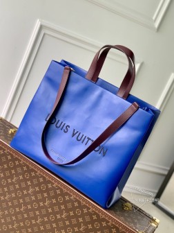LV M24457 蓝色中号手袋,柔软牛皮革,购物袋风格