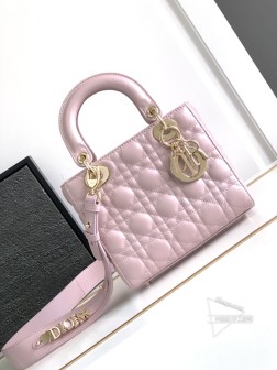 迪奥 Ladydior手袋 珠光粉金扣进口羊皮20 X 17 X 8厘米可拆卸肩带【赠送3-5字母】内部拉链口袋可随心搭配其他刺绣肩带可手提或斜挎M