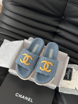 Chanel 24B新款毛毛拖鞋!这款毛拖真的是真太可爱了~柔软蓬松的毛毛,舒服暖脚!增高显腿长!秋 1134