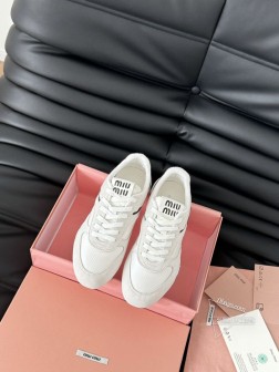 MiuMiu2025新款德训鞋 谬谬家开春爆款,可可爱爱,不能不分享~鞋面羊京,内里羊皮,原版大底。 865