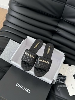 Chanel 25C新款书包扣拖鞋回归的经典书包扣设计 特别Vintage 复古味十足乐福鞋也长到了 521