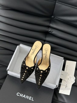 Chanel Vintage中古系列凉鞋简约而不简单的款,上脚特别显脚细。鞋面定制面,内里垫脚羊皮, 223