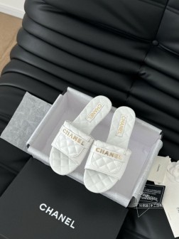 Chanel 25C新款书包扣拖鞋回归的经典书包扣设计 特别Vintage 复古味十足乐福鞋也长到了 523