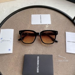 Una.C N 系列 GM方形光学镜，扁平前框设计 简洁素净不挑脸型 桩头两侧精巧的圆形装饰使轮廓更加精美 人体工学镜腿 可调节设计 舒适贴合耳廊正面 .8mm, 镜脚 153.9mm 宽度 52.8mm, 高度 46.4mm秘特殊渠道货源秘㊣配图片独家全套包装(礼品袋+发票+外盒+内盒+眼镜布+磨砂镜腿袋)