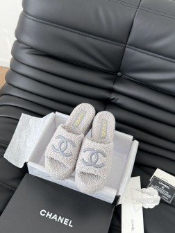 Chanel 24B新款毛毛拖鞋!这款毛拖真的是真太可爱了~柔软蓬松的毛毛,舒服暖脚!增高显腿长!秋 1314
