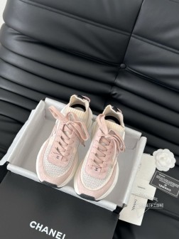 Chanel 25C新款熊猫运动休闲鞋百搭小白鞋 款式搭配不会出错撞色搭配活力满满啊 侧面压印log 159