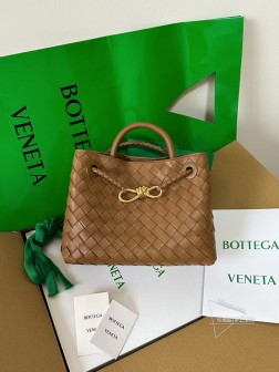 BV Andiamo八字扣公文包小号 干邑色 老钱风 价格