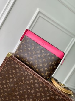 LV M13199 玫红 Pochette Voyage Souple 手拿包 A货