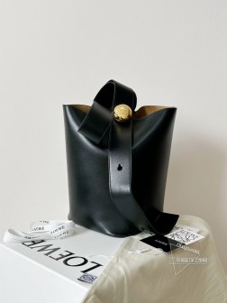 LOEWE pebble 水桶包 中号 纳帕牛皮 黑色 蛋卵石五金