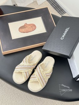 Chanel 24P新款交叉拖鞋上脚很舒服 适合日常通勤鞋面采用妮布 非常柔软Size:35-39 5