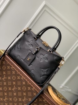 LV M46488 Trianon 小号手袋 Monogram Empreinte 压纹皮革