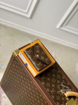 LV M41938 Victorine 钱夹 Monogram帆布 蓝色风格 适合随身携带