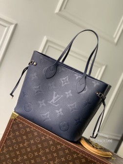 LV M45685 Neverfull 中号手袋 Monogram Empreinte 软压纹皮革