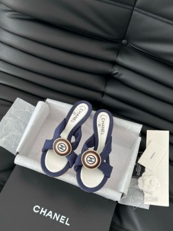 Chanel Vintage中古系列大标凉鞋简约而不简单的款,上脚特别显脚细。鞋面定制面,内里垫脚羊 492