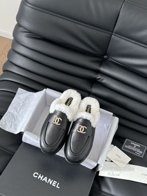 Chanel 24K秋冬新款毛茸茸半拖泰迪毛毛鞋 很舒服诶美拉德棕色还是很适合秋冬的～鞋面麂皮 内里 1070