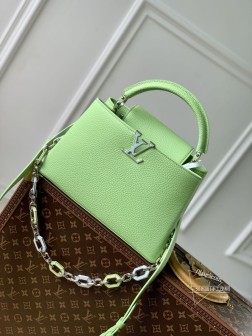 LV M24683 Capucines 中号手袋 Taurillon 牛皮革 八边形链环