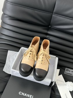 Chanel 小香24K新品短靴原版11复刻 经典中的经典无论搭配裤装还是裙装都是完美小圆头的设计很 1292