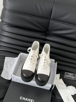 Chanel 小香24K新品短靴原版11复刻 经典中的经典无论搭配裤装还是裙装都是完美小圆头的设计很 1293