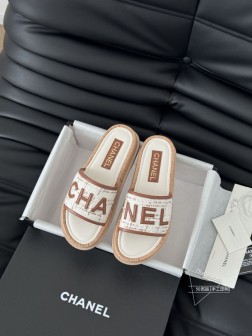Chanel 25K新款字母拖鞋羊皮鞋面 内里羊皮 原版大底Size35-39 其他码数定做 129