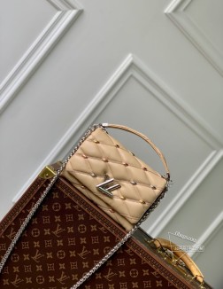 LV M24151 杏色 GO 14 中号手袋 绗缝羊皮革 Malletage 图案