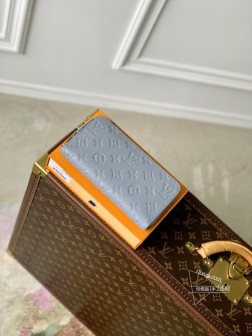 LV M82926 Zippy 拉链钱夹 Monogram Empreinte 皮革 雾霾蓝
