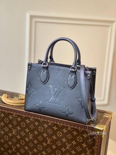 LV M58956 Onthego 小号 Tote 包 蓝色 压印 Ove 尺寸
