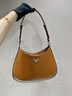 Prada普拉达 2023升级版大号腋下包双肩带 中古款 价格