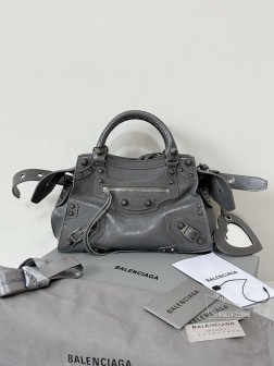 Balenciaga neo cagole XS 机车包 灰银色 高仿