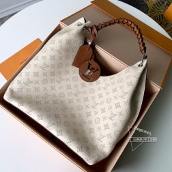 LV M53188 米白包，进口颗粒Taurillon小牛皮，全皮冲孔编织