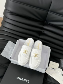 Chanel 25C新款书包扣半拖回归的经典书包扣设计 特别Vintage 复古味十足乐福鞋也长到了 884