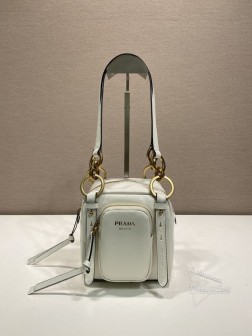 Prada普拉达 1BB137 小号新方正手提包 油腊皮革 高仿