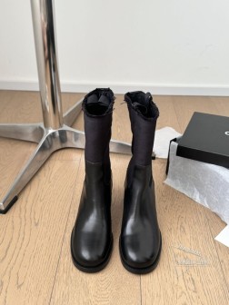 Chanel 小香24K新品短靴原版11复刻 经典中的经典无论搭配裤装还是裙装都是完美小圆头的设计很 1122