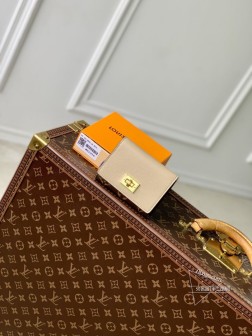 LV M82398 短款钱夹 Monogram 帆布 Dauphine 高仿