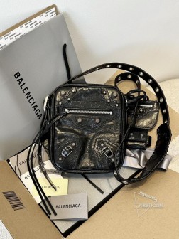 Balenciaga Le Cagole 机车相机包 顶级复刻男士包