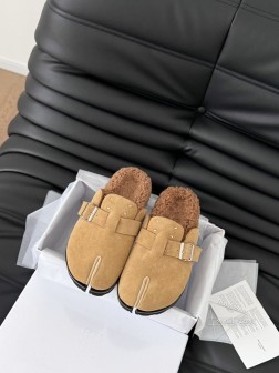 MM6 马吉拉新款羊羔毛博肯拖博肯鞋型真的必要入~MM6马吉拉包头博肯拖鞋新增了很多随意的慵懒的风格 1108