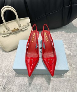 prad 24尖头小猫跟三角标高跟鞋小猫跟一整个爱住啦!真的不要太好看 还做了后系带设计 小性感简约 363