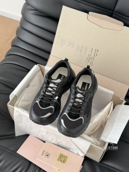 GGDB 小脏鞋新色出货啦!新款来袭 个性涂鸦,好看又百搭,细节拉满~今年最新版面 官网专柜限定款 518